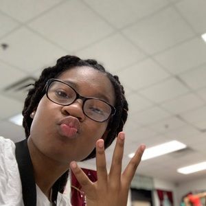 Meet your Posher, Iliah